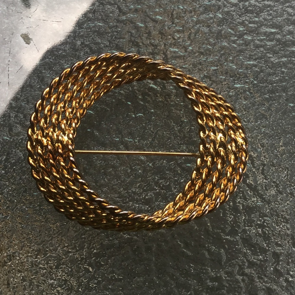Monet infinity pin